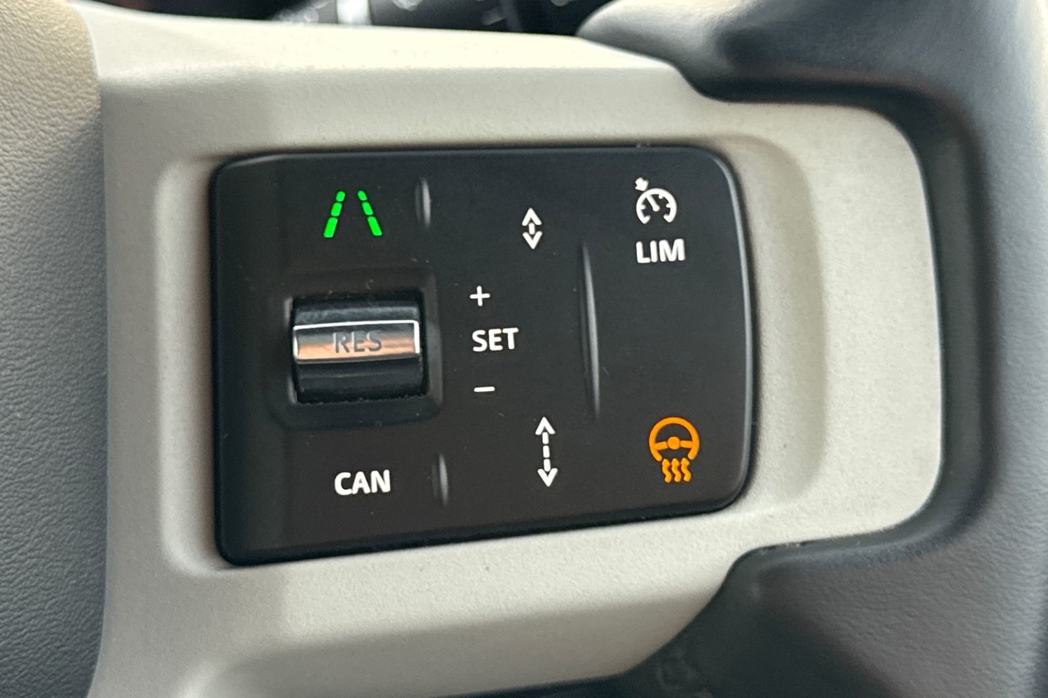 Used Land Rover Defender 90 2024 for sale - 76876110: Photo 33