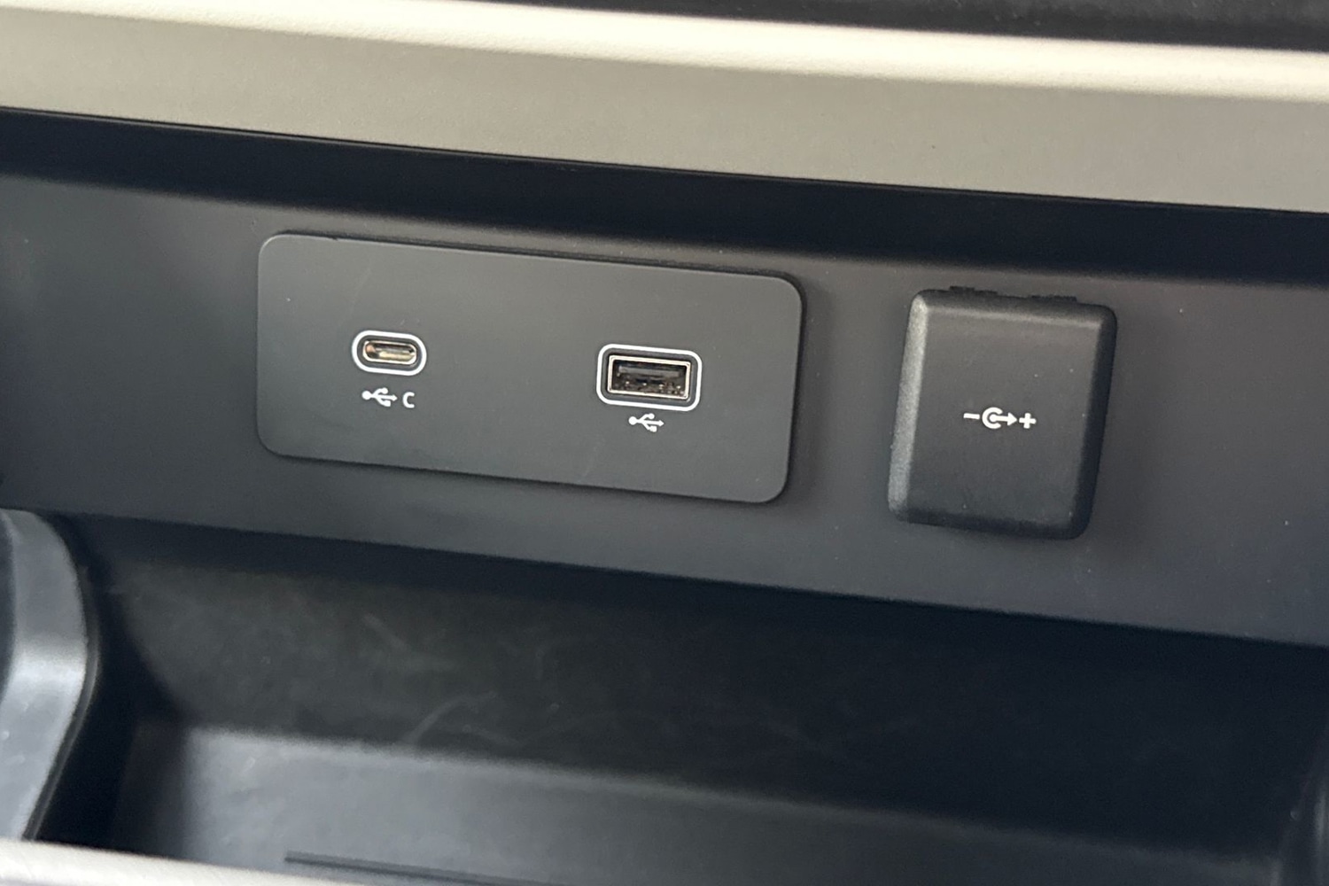 Used Land Rover Defender 90 2024 for sale - 76876110: Photo 43