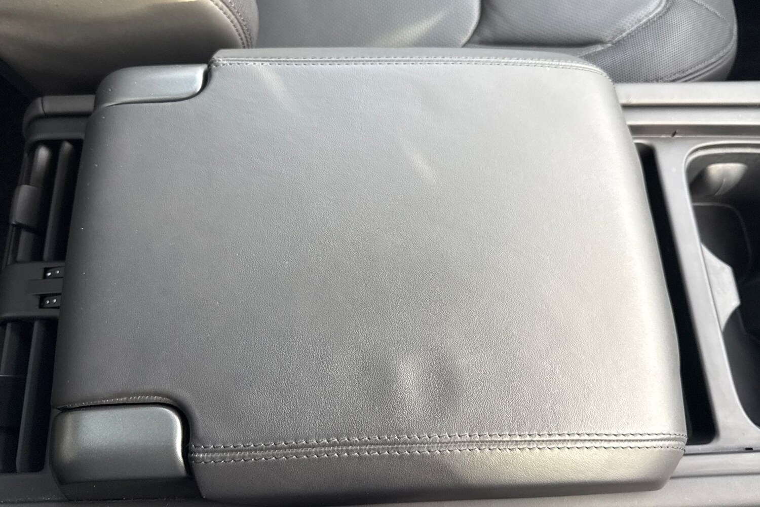 Used Land Rover Defender 90 2024 for sale - 76876110: Photo 45