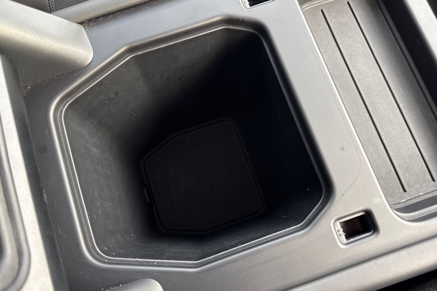 Used Land Rover Defender 90 2024 for sale - 76876110: Photo 46