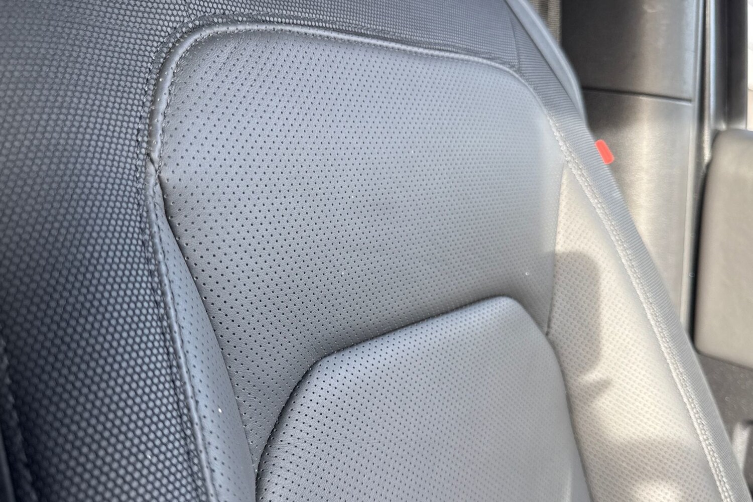 Used Land Rover Defender 90 2024 for sale - 76876110: Photo 47