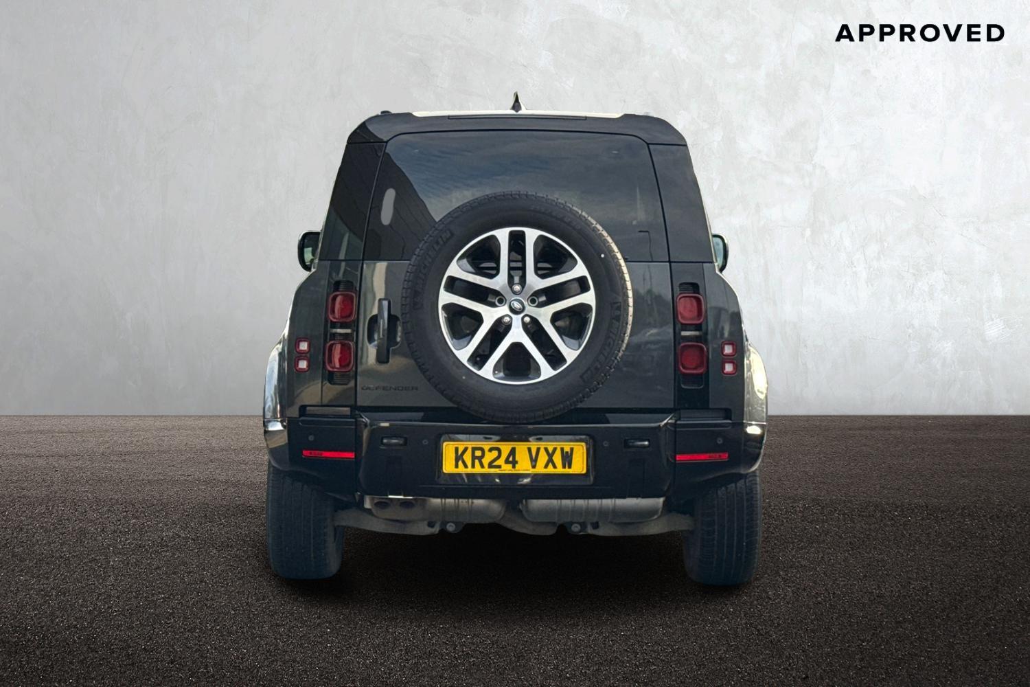 Used Land Rover Defender 90 2024 for sale - 76876110: Photo 7