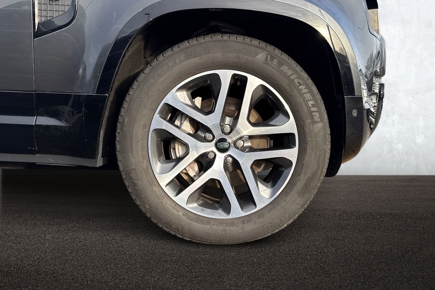 Used Land Rover Defender 90 2024 for sale - 76876110: Photo 9