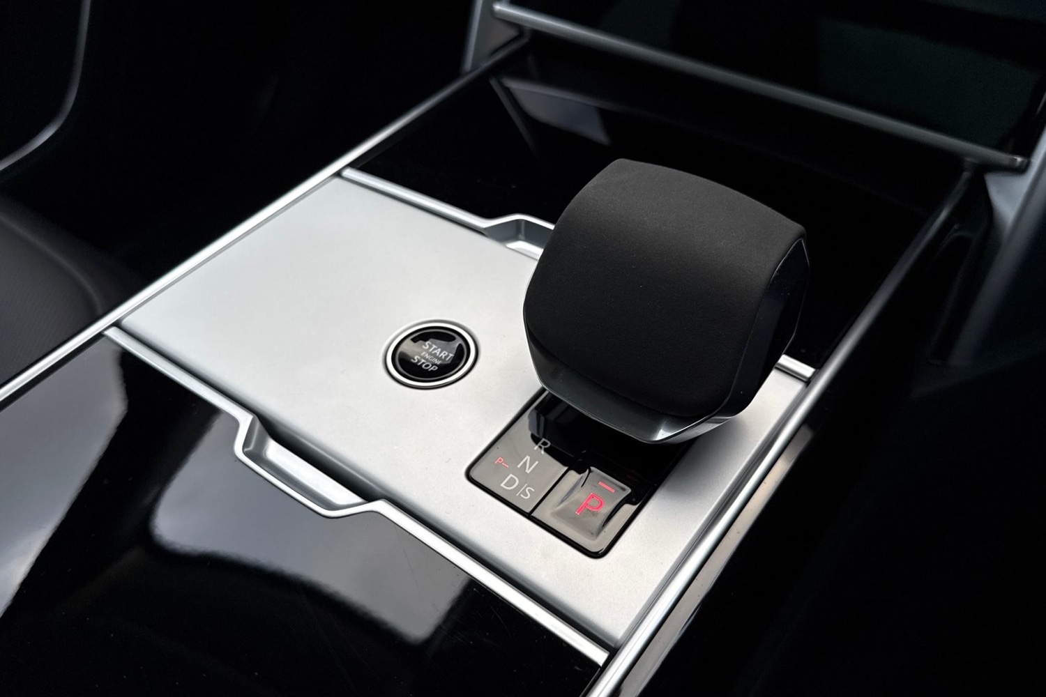 Used Land Rover Range Rover 2024 for sale - 77240100: Photo 13