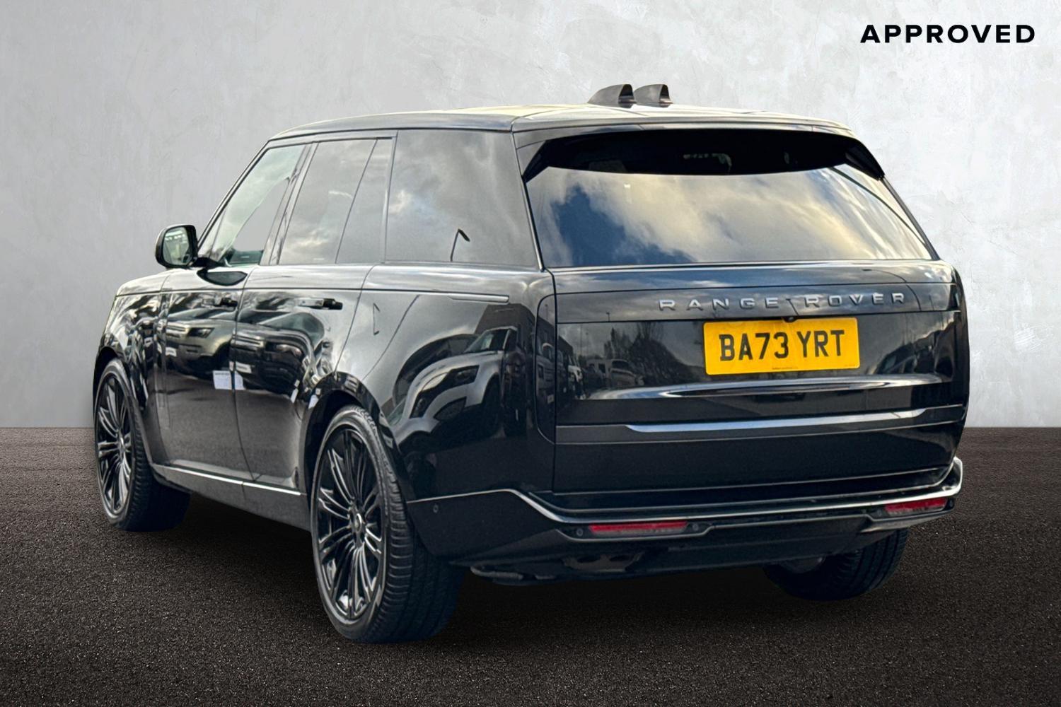 Used Land Rover Range Rover 2024 for sale - 77240100: Photo 2