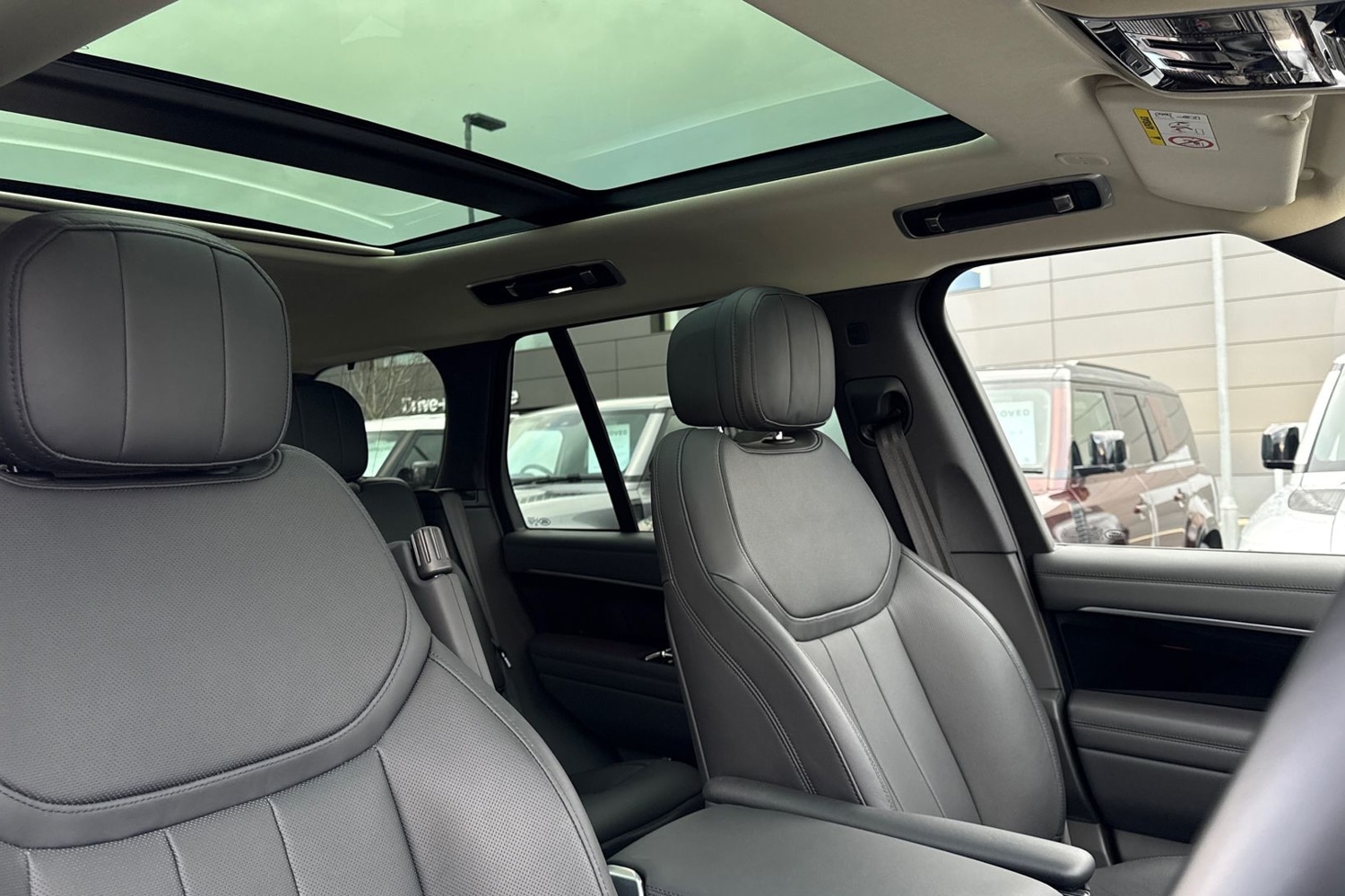 Used Land Rover Range Rover 2024 for sale - 77240100: Photo 21