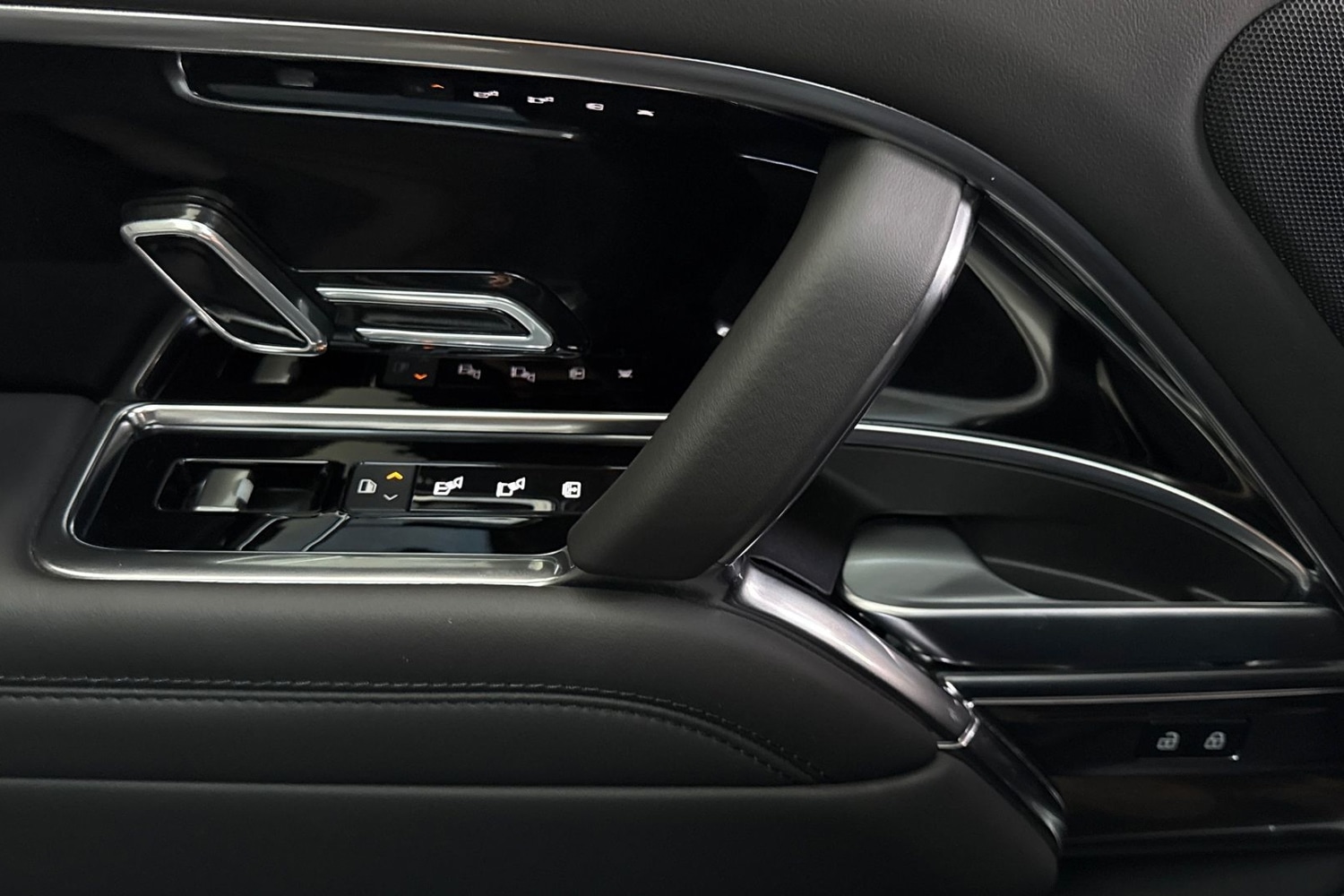 Used Land Rover Range Rover 2024 for sale - 77240100: Photo 46