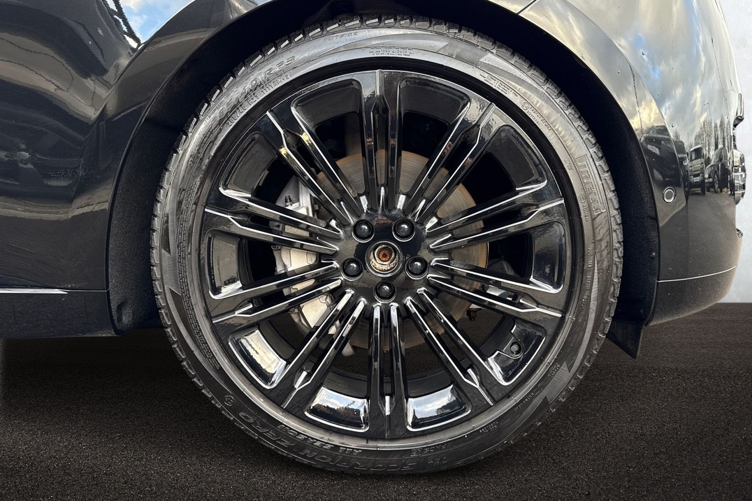 Used Land Rover Range Rover 2024 for sale - 77240100: Photo 8