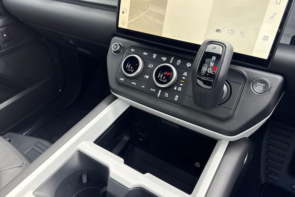 Used Land Rover Defender 110 2025 for sale - 76250608: Photo 16