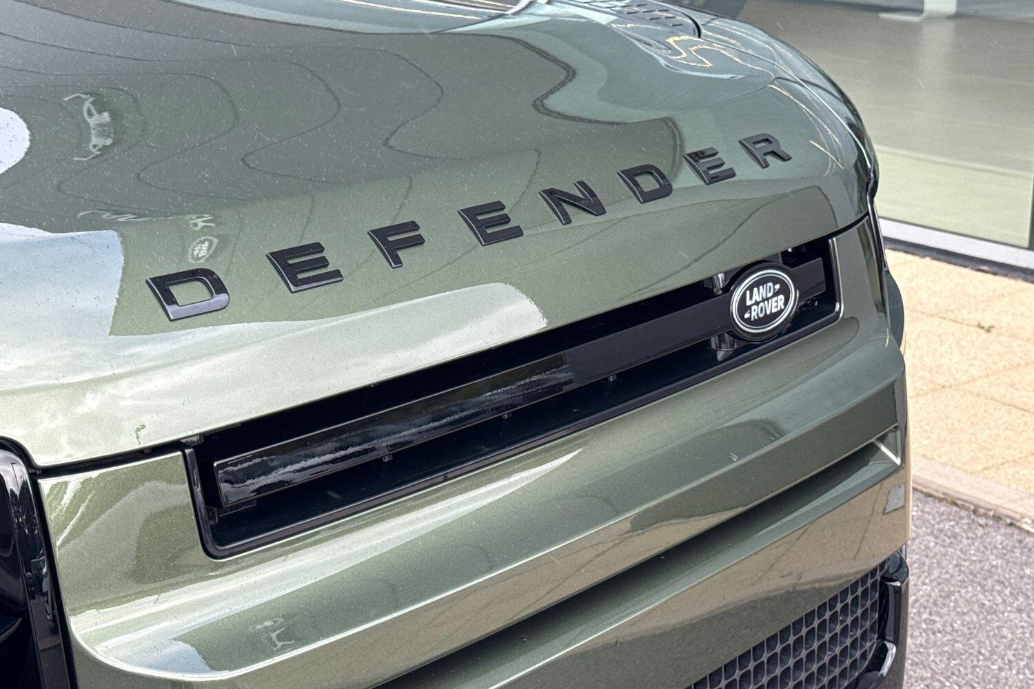 Used Land Rover Defender 110 2025 for sale - 76250608: Photo 23