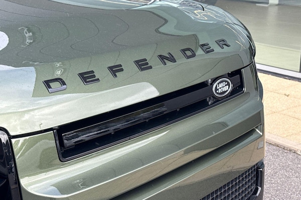 Used Land Rover Defender 110 2025 for sale - 76250608: Photo 23