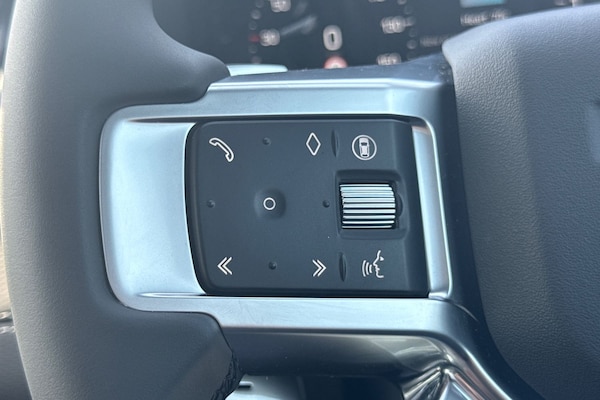 Used Land Rover Discovery 2025 for sale - 75536337: Photo 16