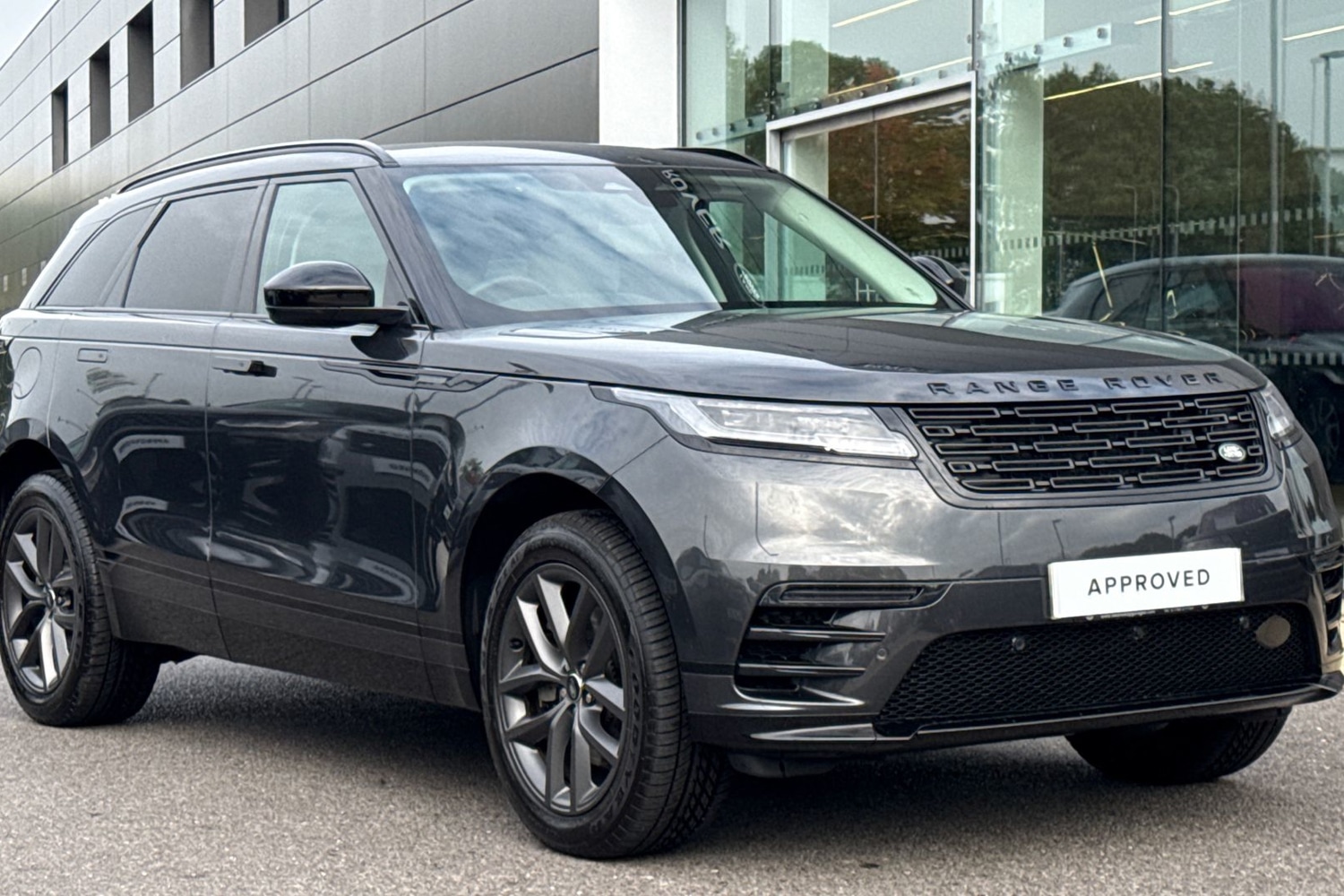 Used Land Rover Range Rover Velar 2025 for sale - 76128442: Photo 1