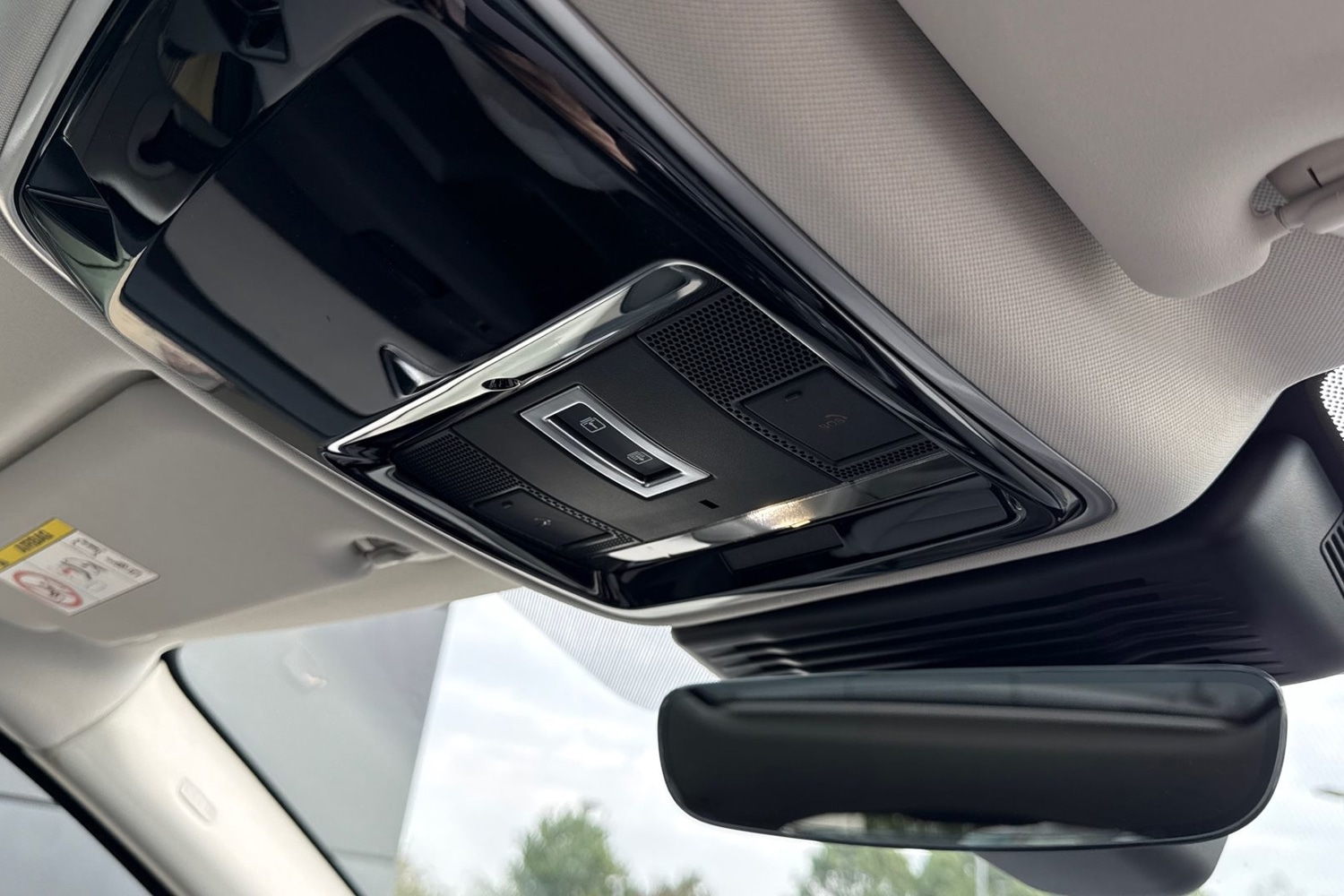 Used Land Rover Range Rover Velar 2025 for sale - 76128442: Photo 23