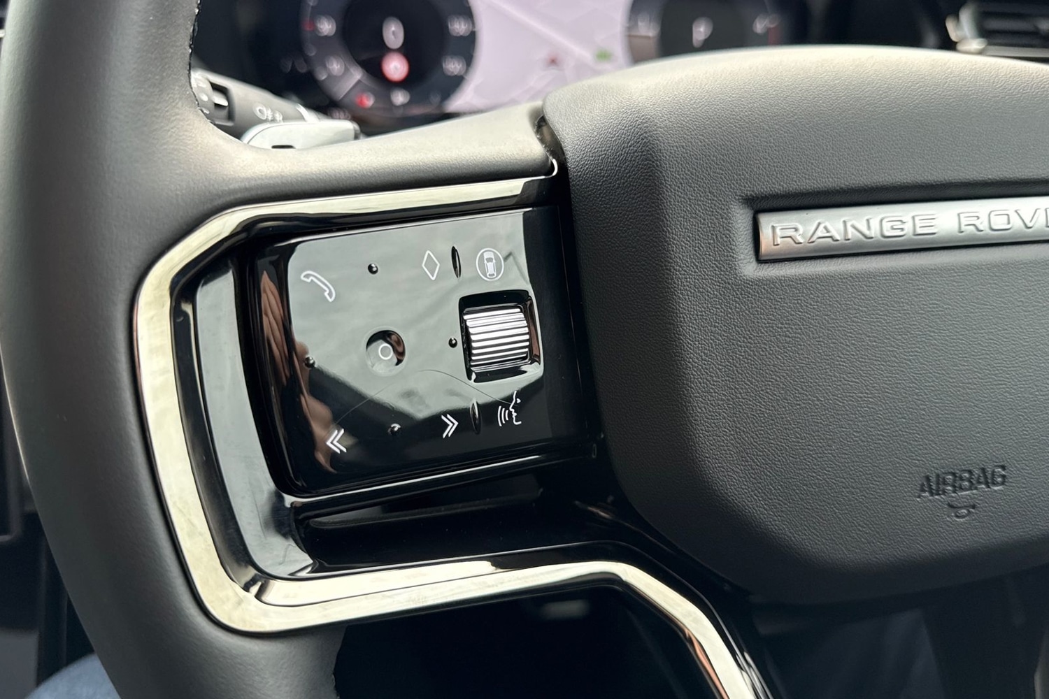 Used Land Rover Range Rover Velar 2025 for sale - 76128442: Photo 37