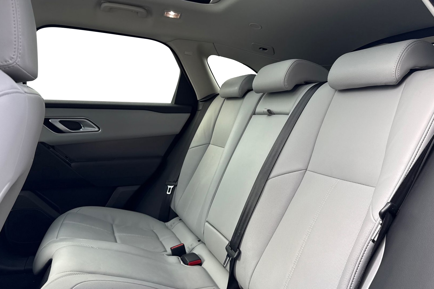 Used Land Rover Range Rover Velar 2025 for sale - 76128442: Photo 4