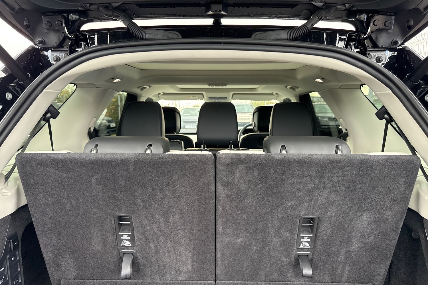 Used Land Rover Discovery 2025 for sale - 76330732: Photo 24