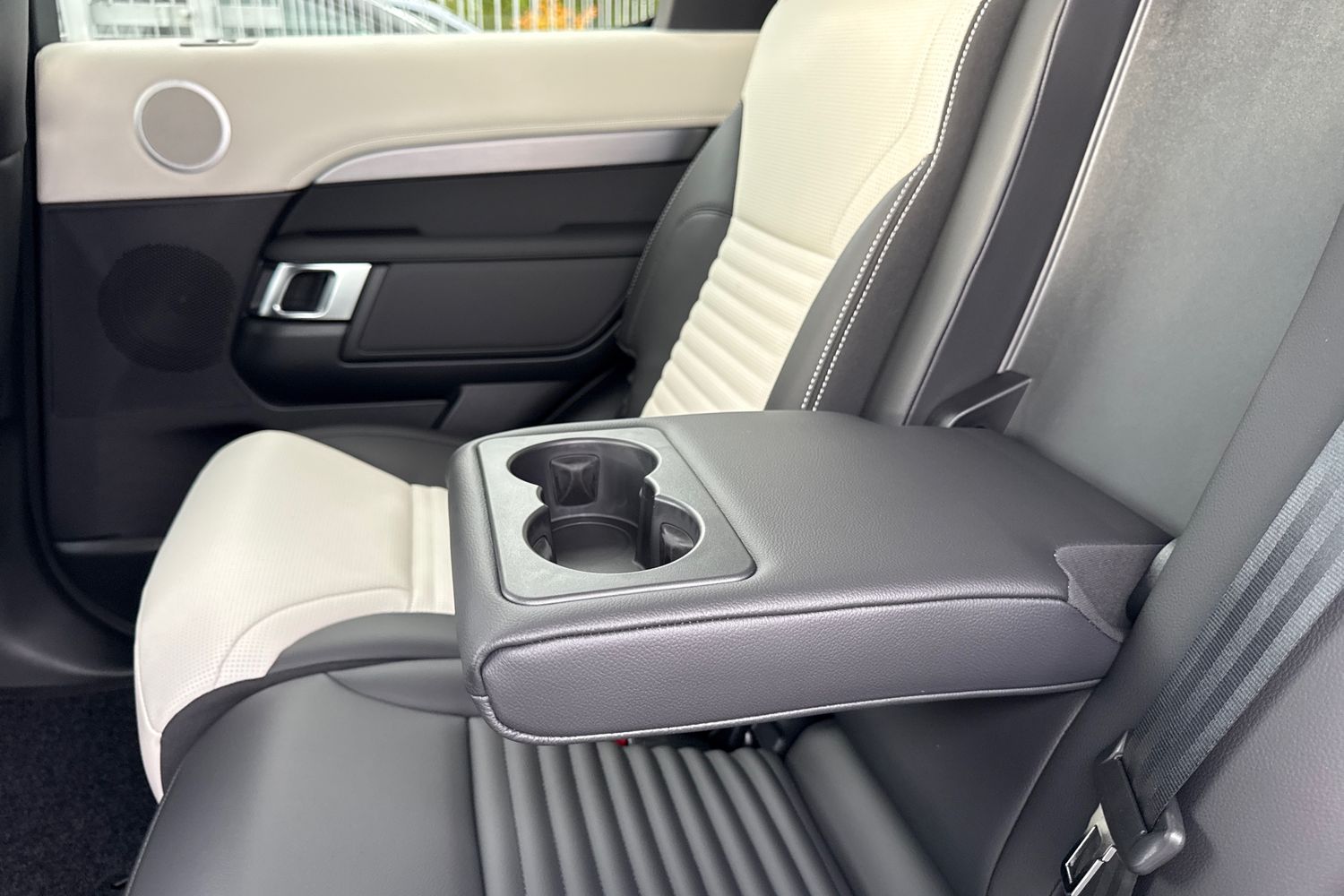 Used Land Rover Discovery 2025 for sale - 76330732: Photo 27