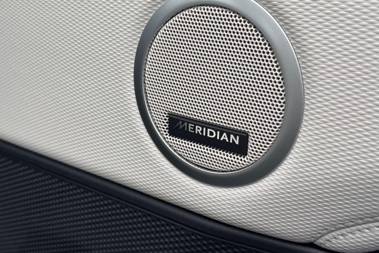 Used Land Rover Discovery 2025 for sale - 76330732: Photo 35