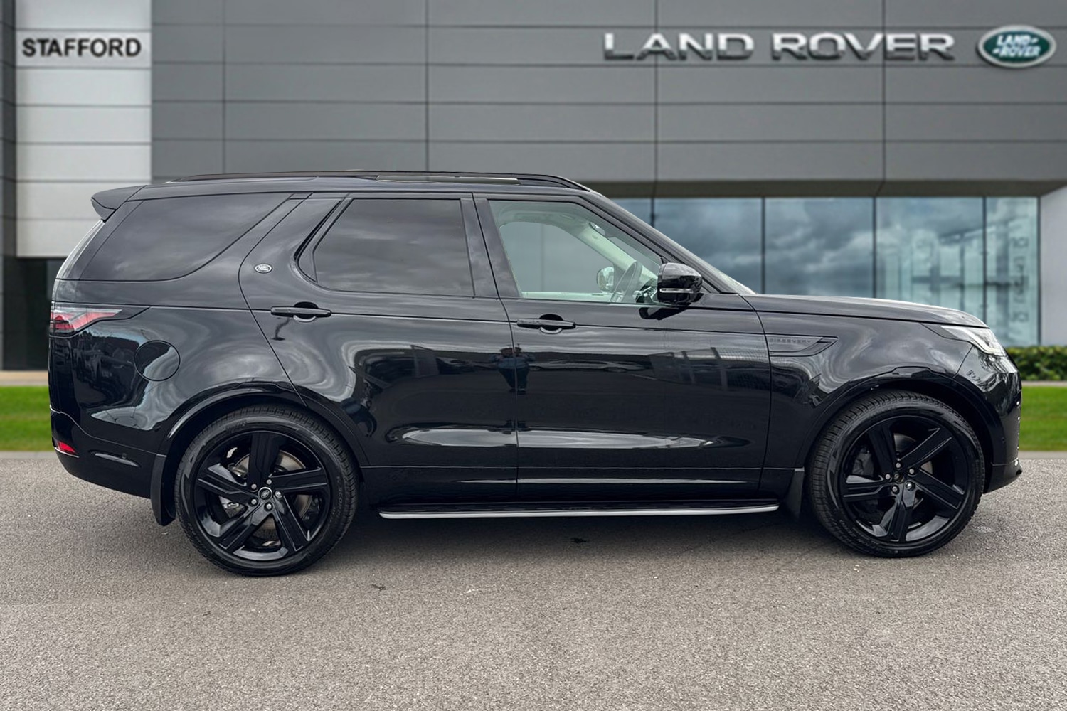 Used Land Rover Discovery 2025 for sale - 76330732: Photo 5