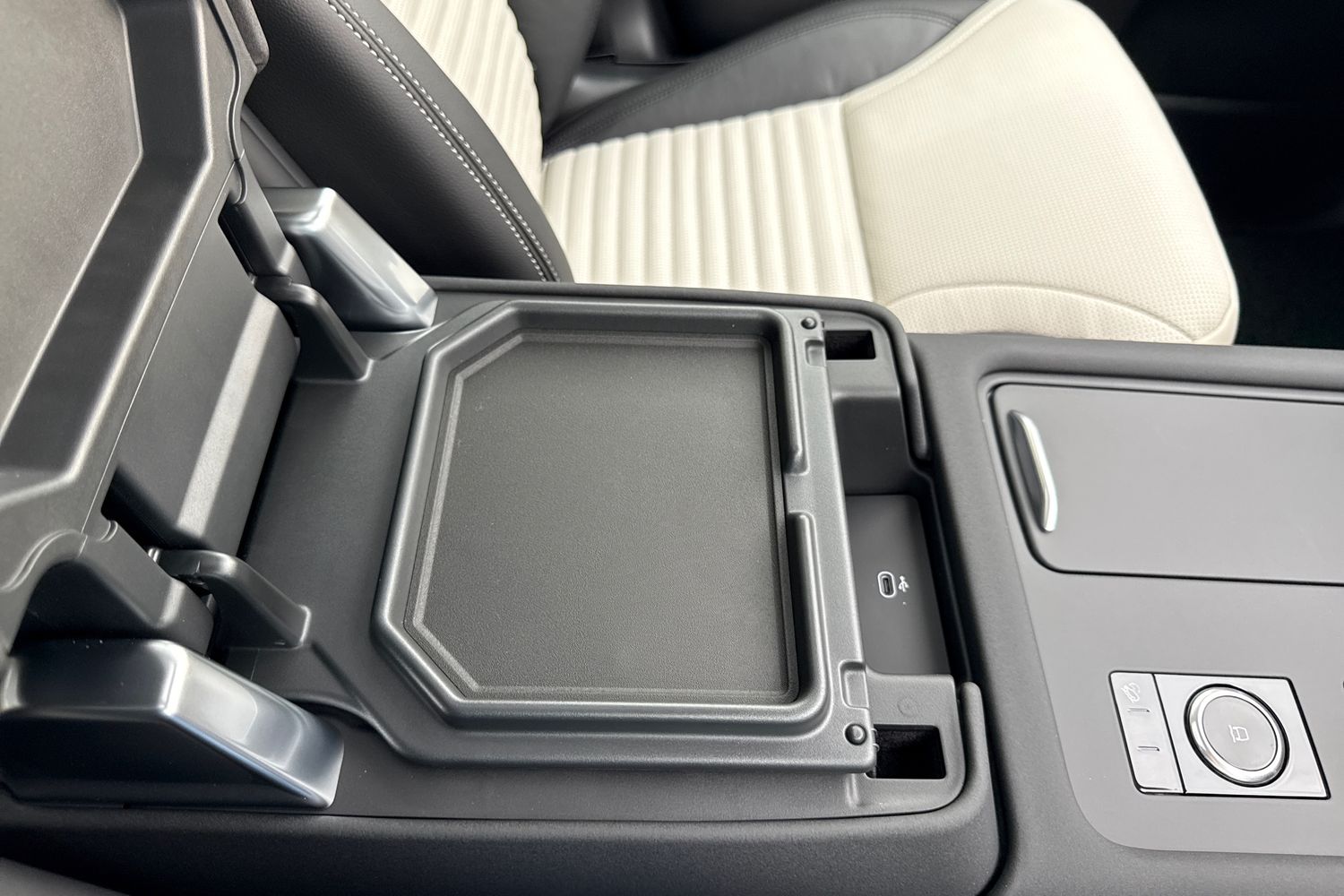 Used Land Rover Discovery 2025 for sale - 76330732: Photo 51