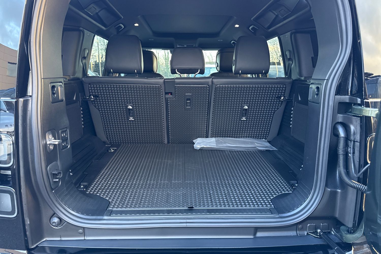 Used Land Rover Defender 110 2026 for sale - 77226521: Photo 24