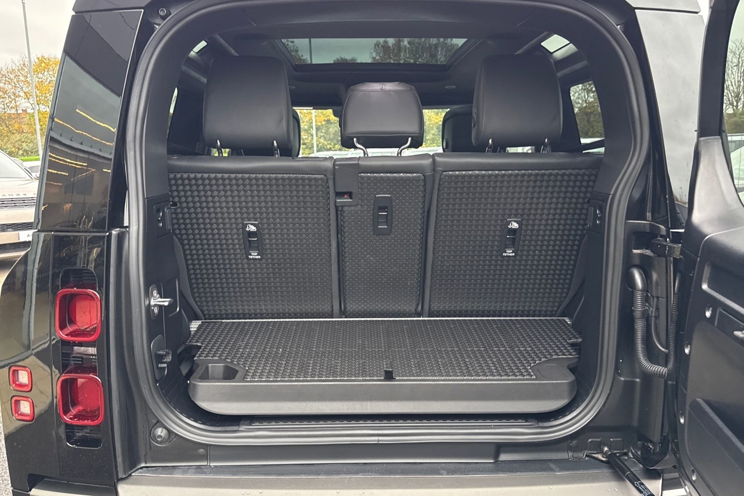 Used Land Rover Defender 90 2024 for sale - 76476080: Photo 11