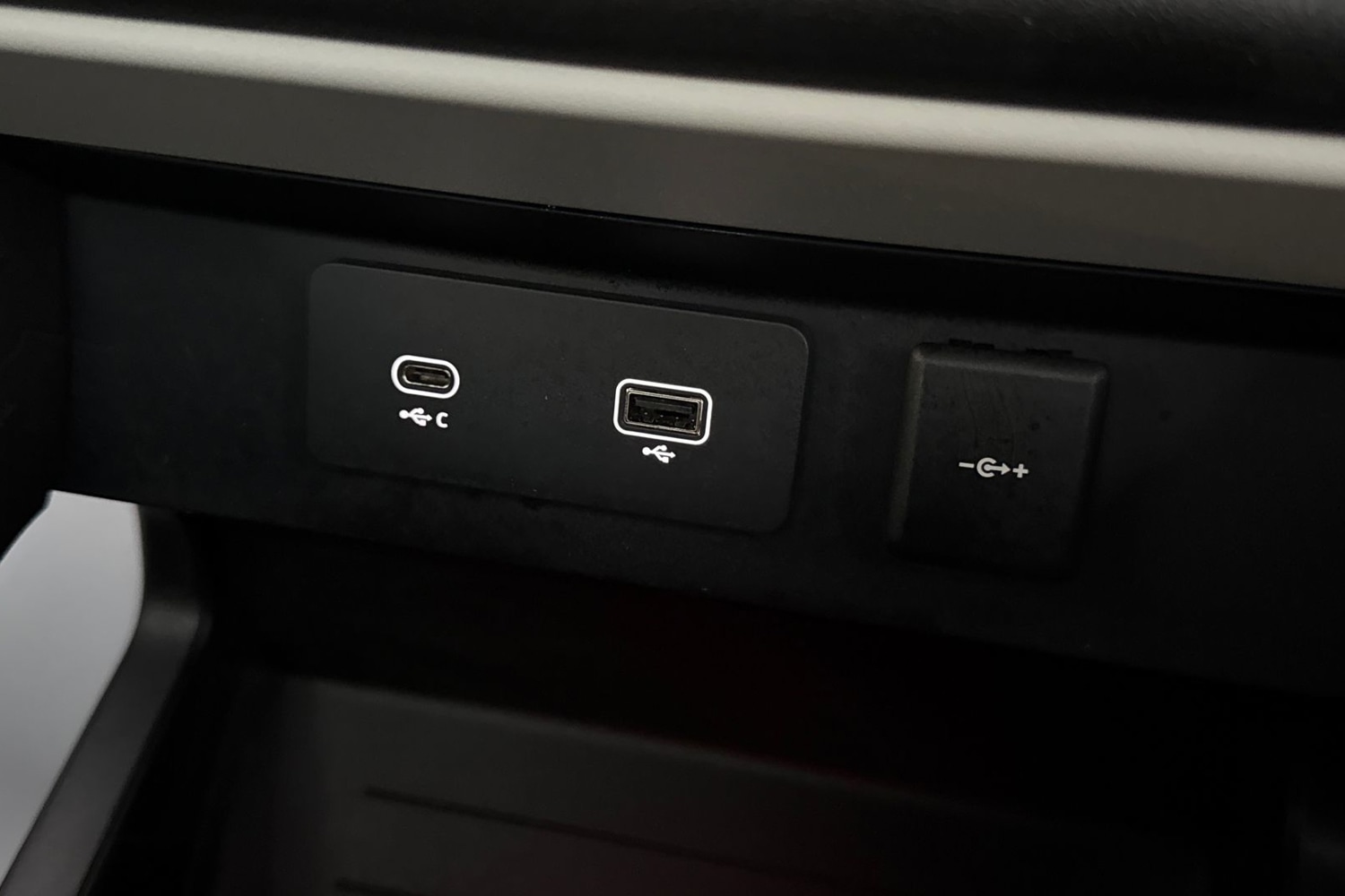 Used Land Rover Defender 90 2024 for sale - 76476080: Photo 44