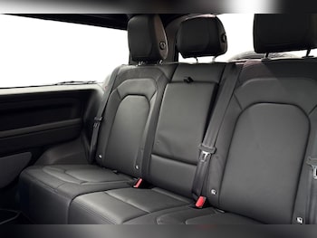 Used Land Rover Defender 90 2024 for sale - 76476080: Photo