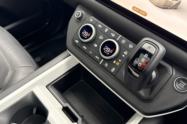 Used Land Rover Defender 110 2024 for sale - 76220199: Photo 14