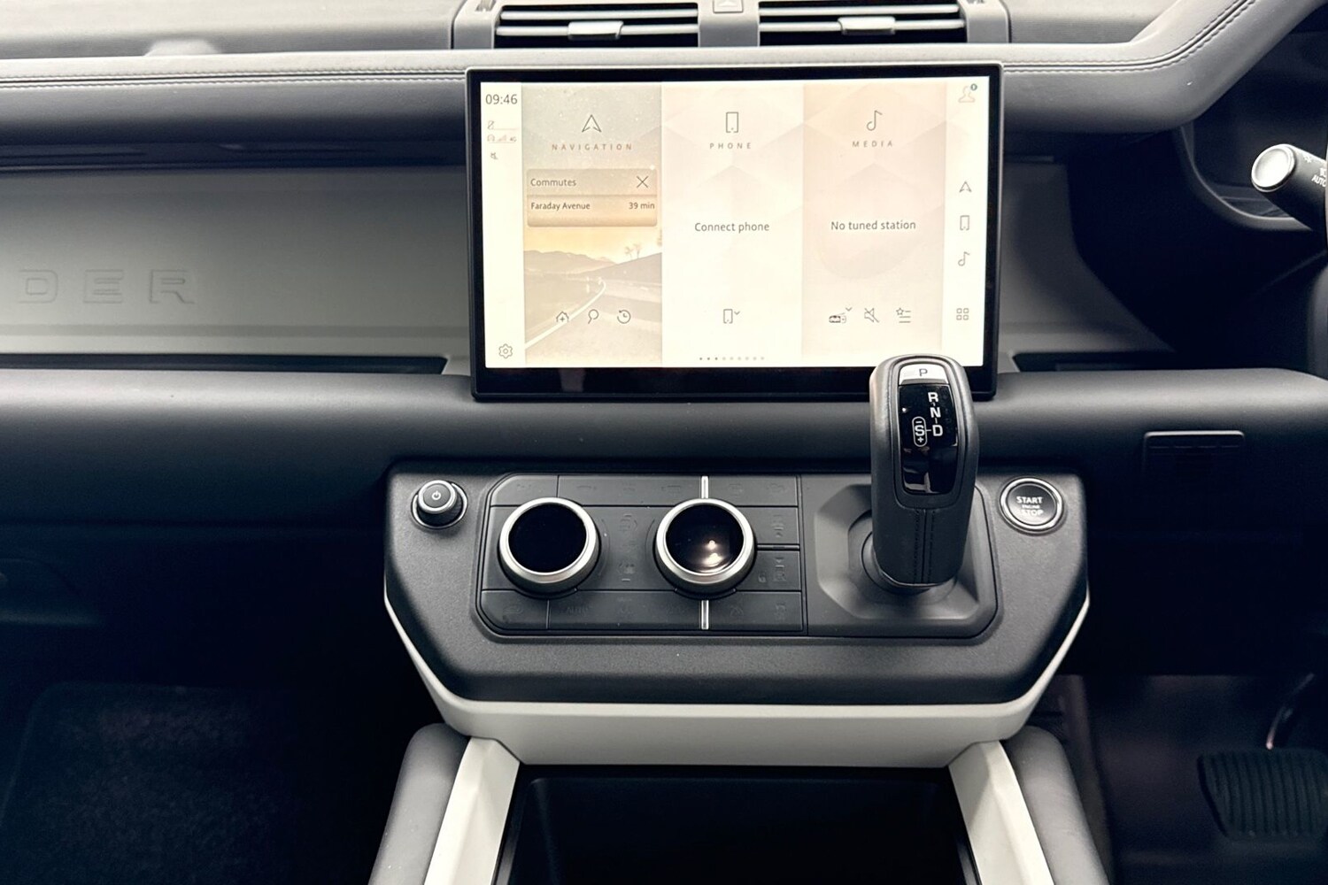 Used Land Rover Defender 110 2024 for sale - 76220199: Photo 15