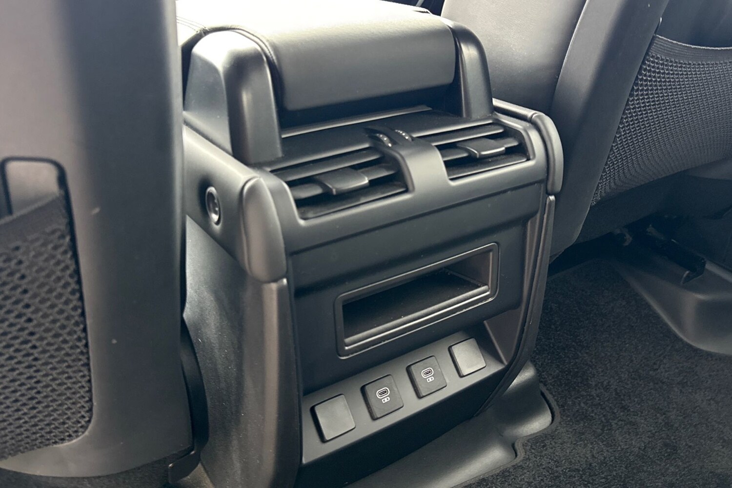 Used Land Rover Defender 110 2024 for sale - 76220199: Photo 19