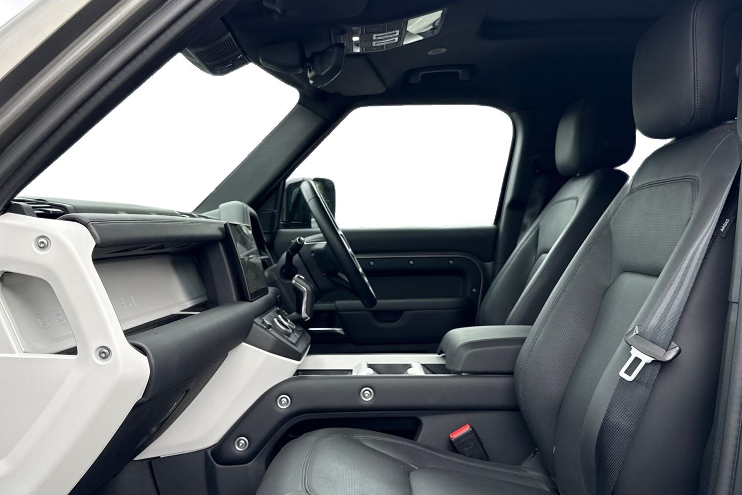 Used Land Rover Defender 110 2024 for sale - 76220199: Photo 3