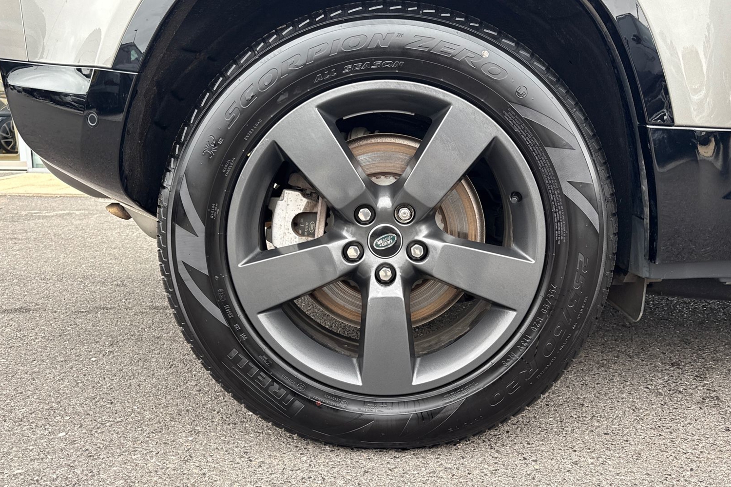 Used Land Rover Defender 110 2024 for sale - 76220199: Photo 33