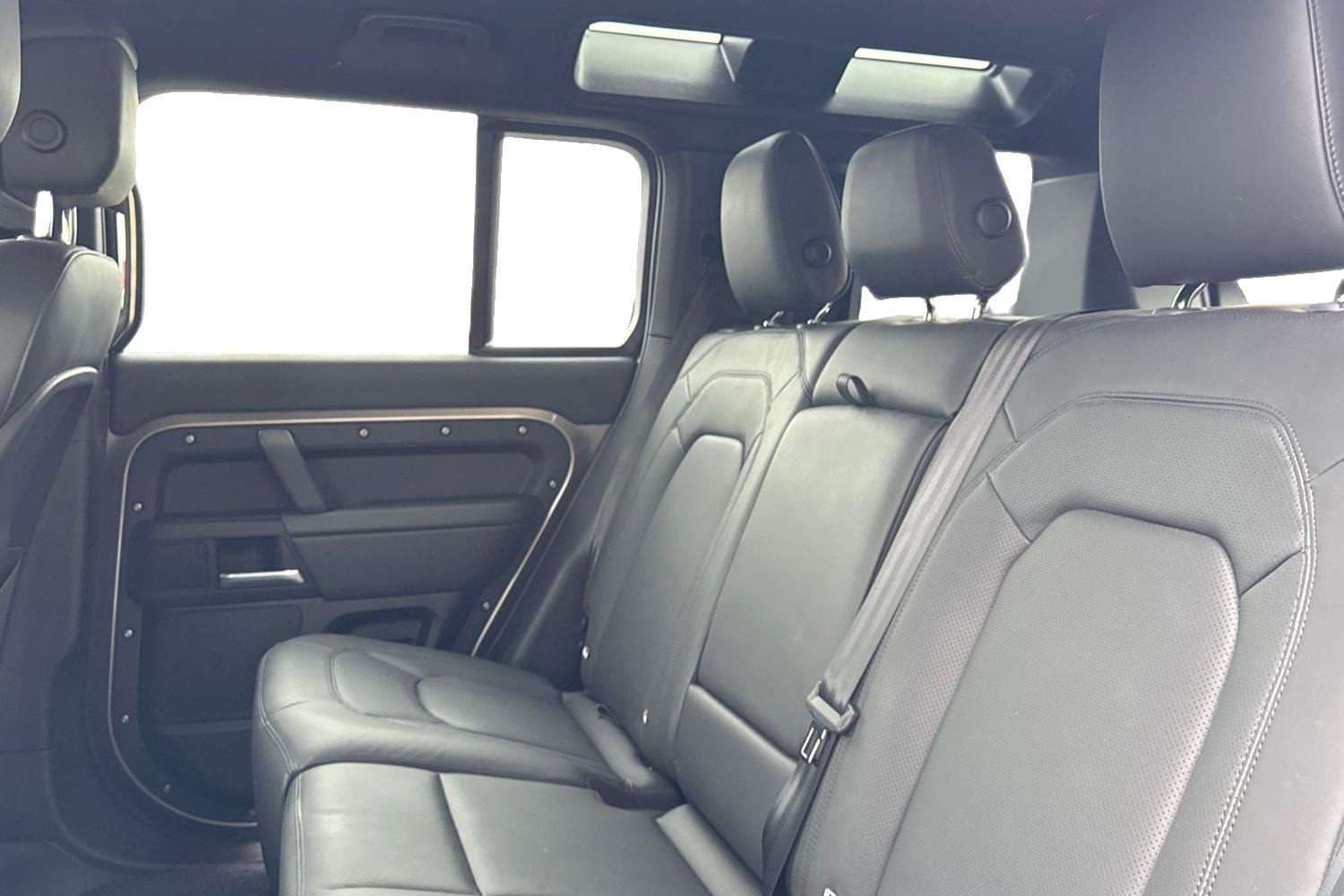 Used Land Rover Defender 110 2024 for sale - 76220199: Photo 4