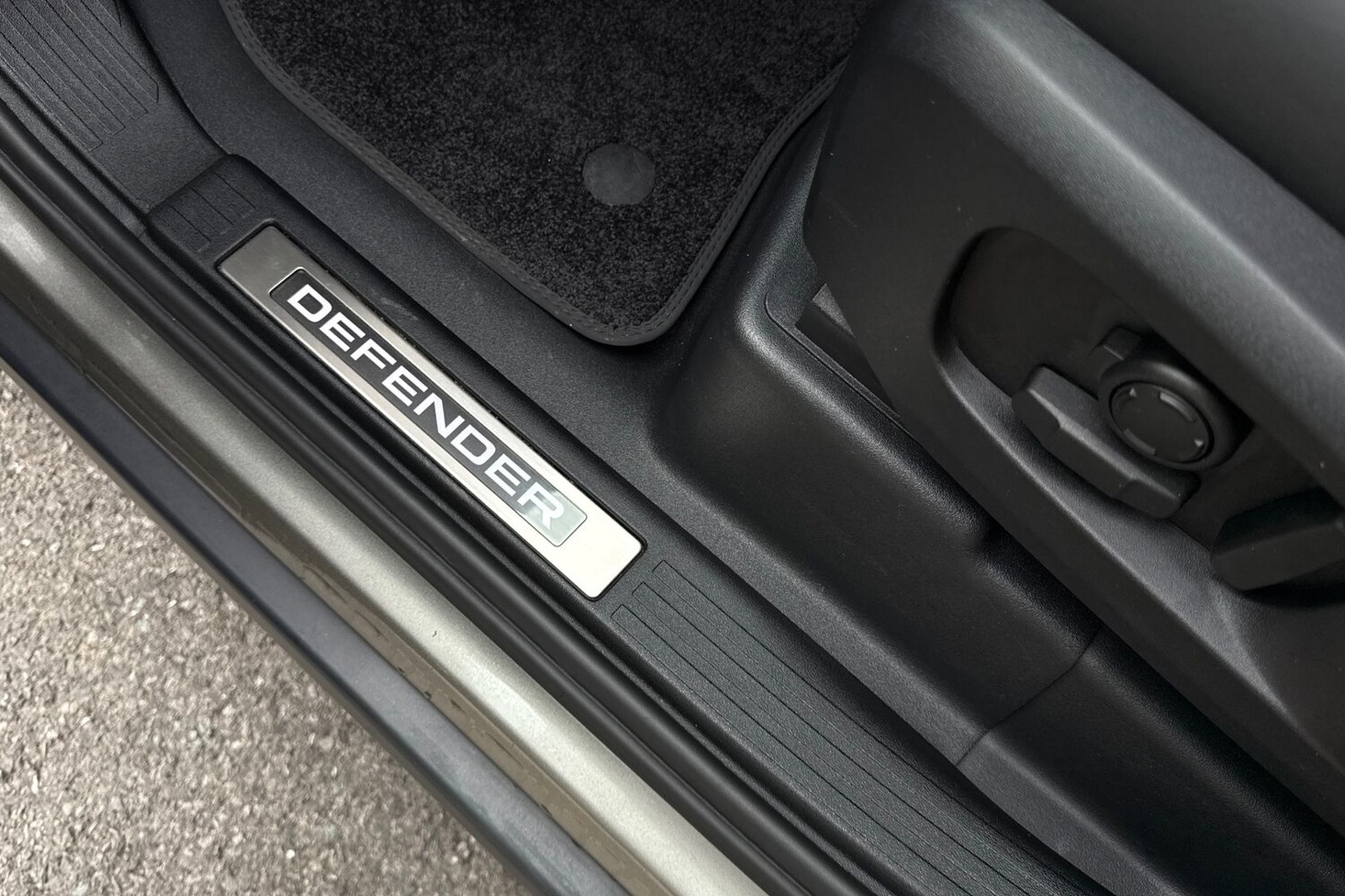 Used Land Rover Defender 110 2024 for sale - 76220199: Photo 44