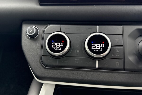 Used Land Rover Defender 110 2024 for sale - 76220199: Photo 45