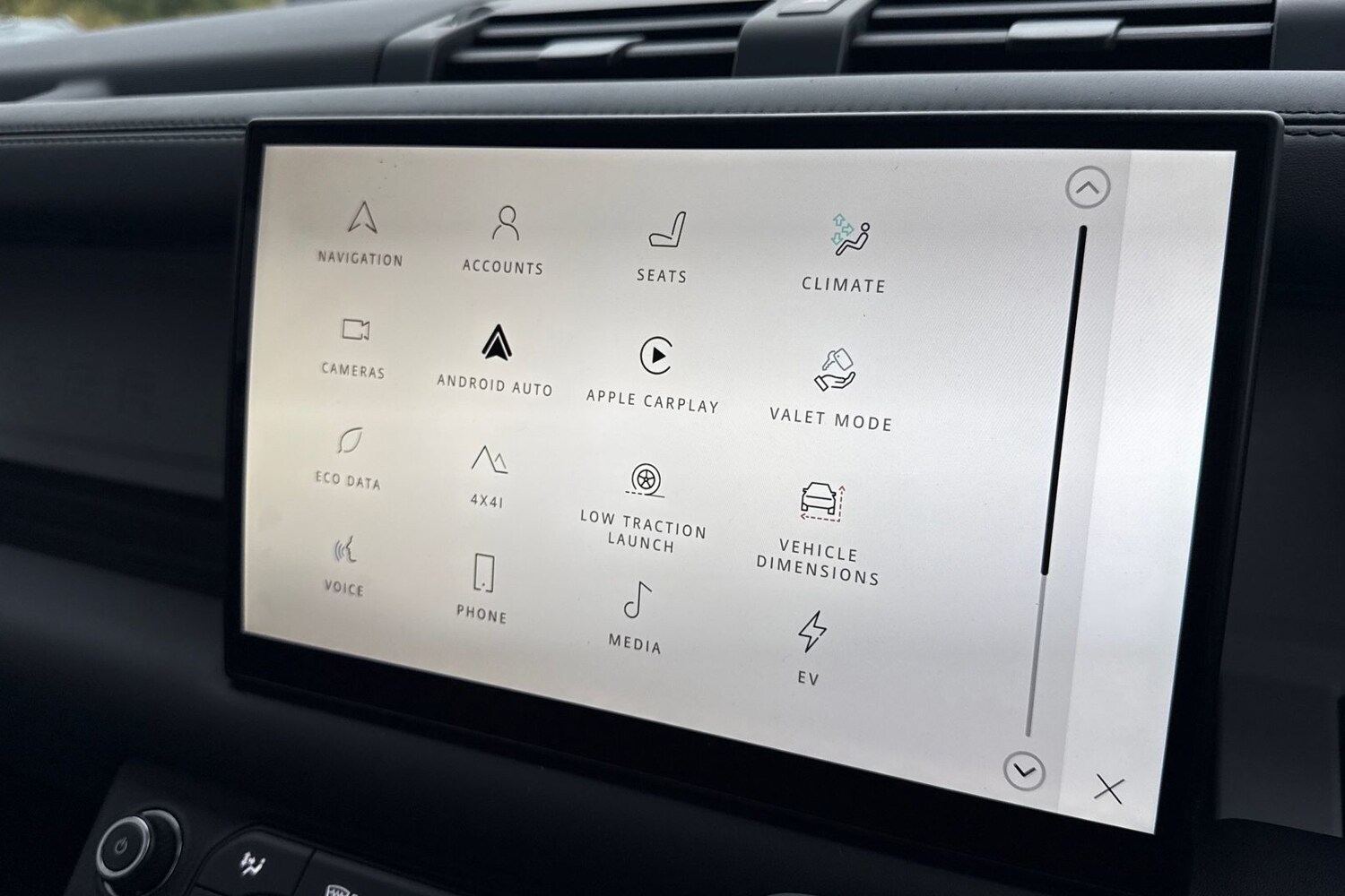 Used Land Rover Defender 110 2024 for sale - 76220199: Photo 46