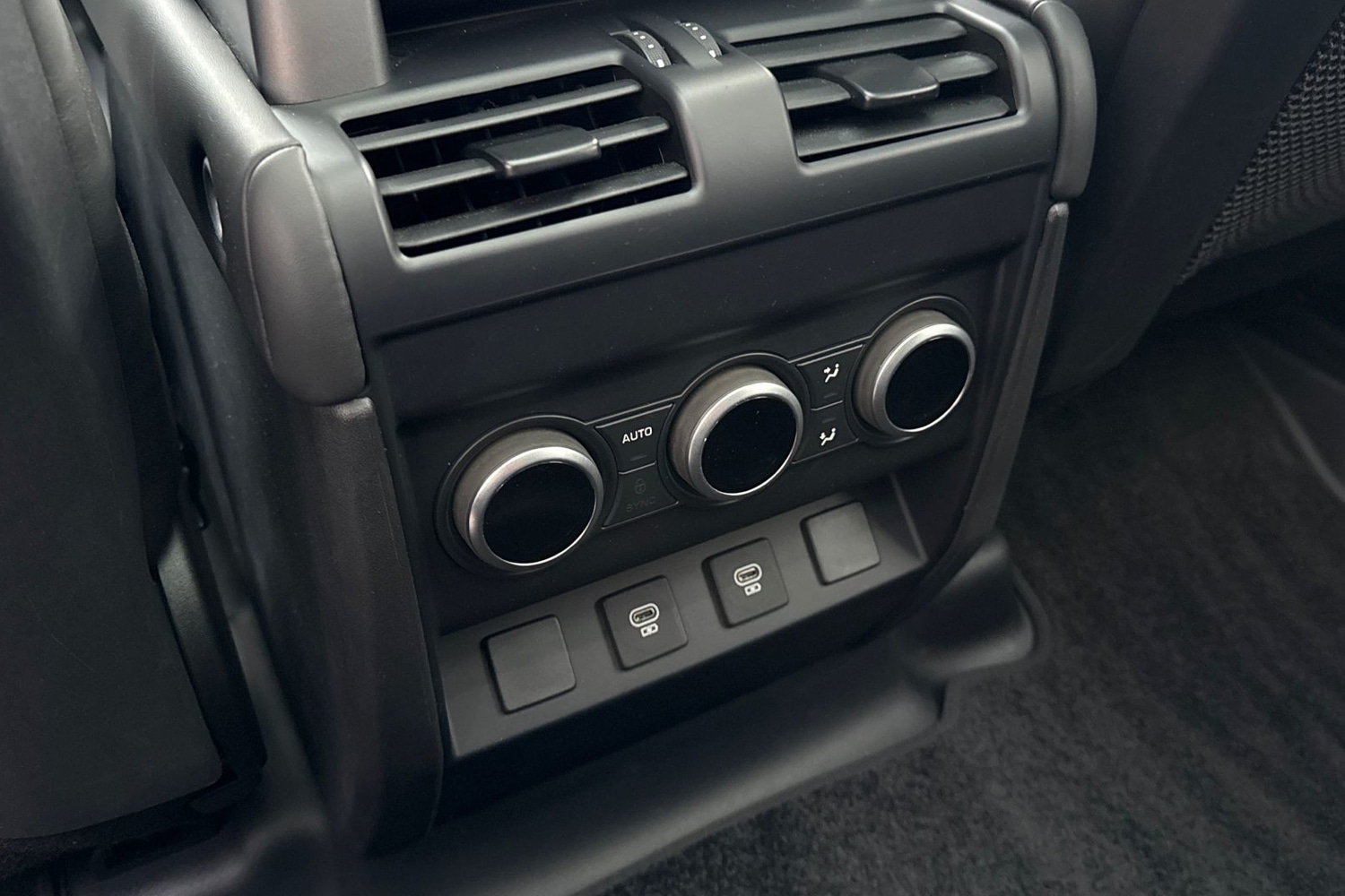 Used Land Rover Defender 110 2024 for sale - 77080026: Photo 18