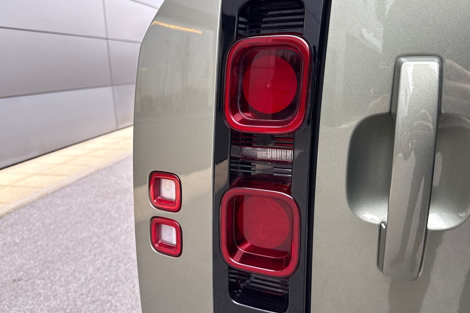 Used Land Rover Defender 110 2024 for sale - 77080026: Photo 26