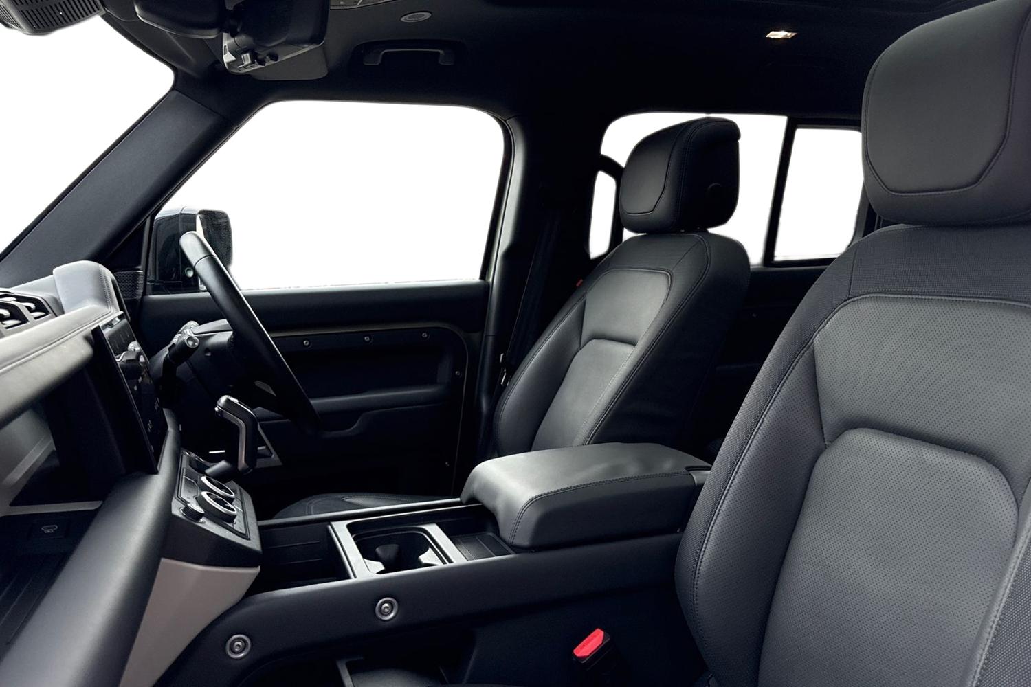 Used Land Rover Defender 110 2024 for sale - 77080026: Photo 3