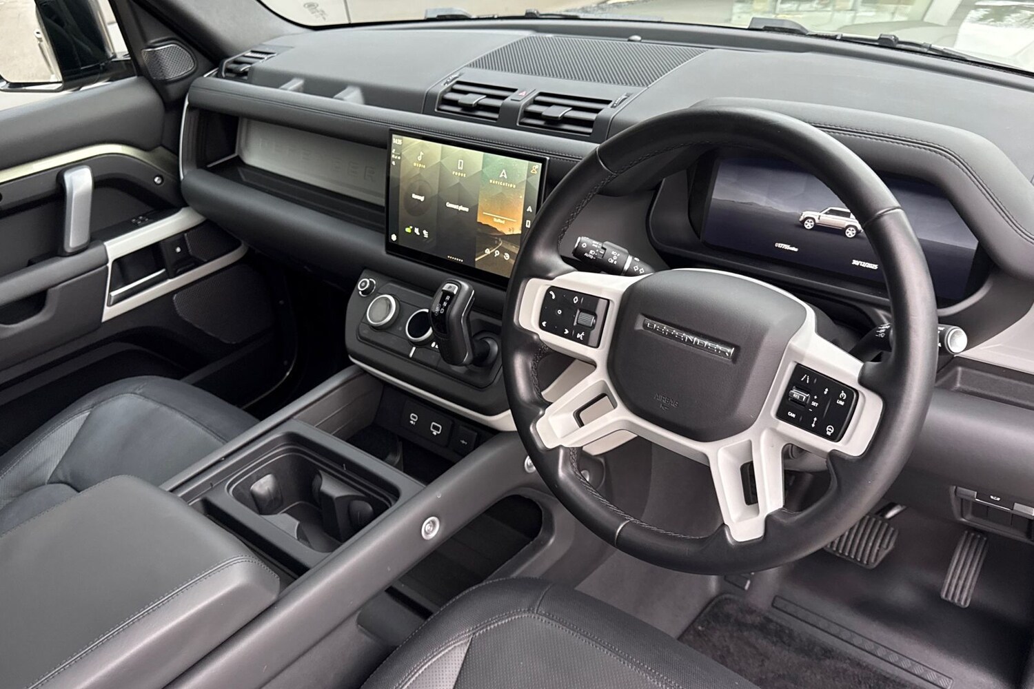 Used Land Rover Defender 110 2024 for sale - 77080026: Photo 32