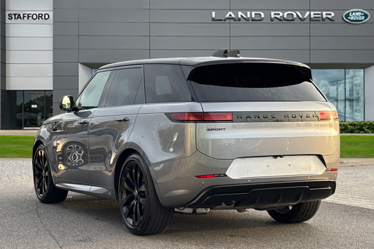 Used Land Rover Range Rover Sport 2025 for sale - 76330795: Photo 2