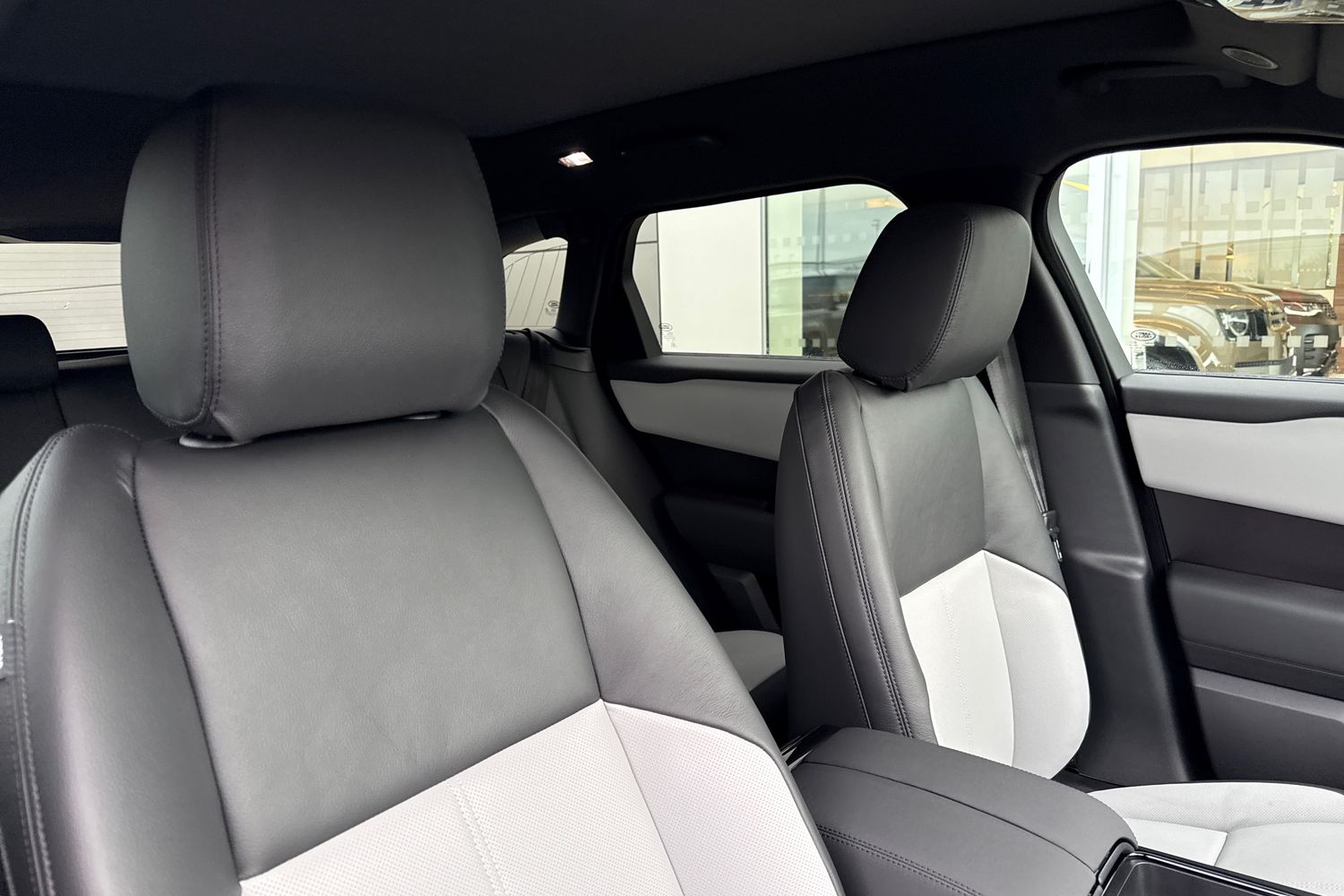 Used Land Rover Range Rover Velar 2025 for sale - 76416705: Photo 10