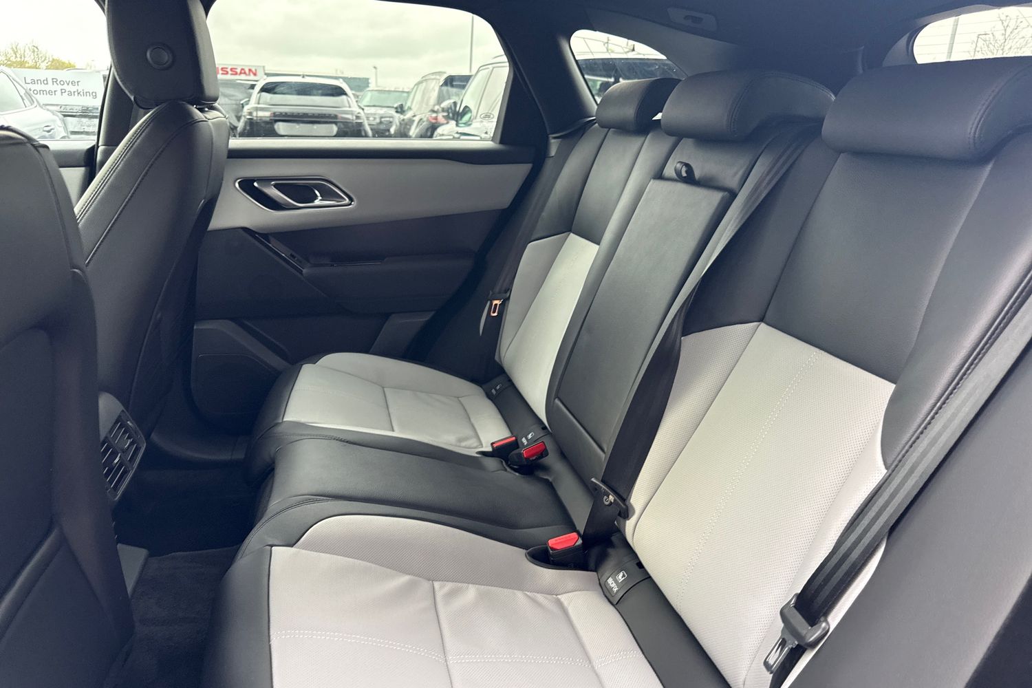 Used Land Rover Range Rover Velar 2025 for sale - 76416705: Photo 13