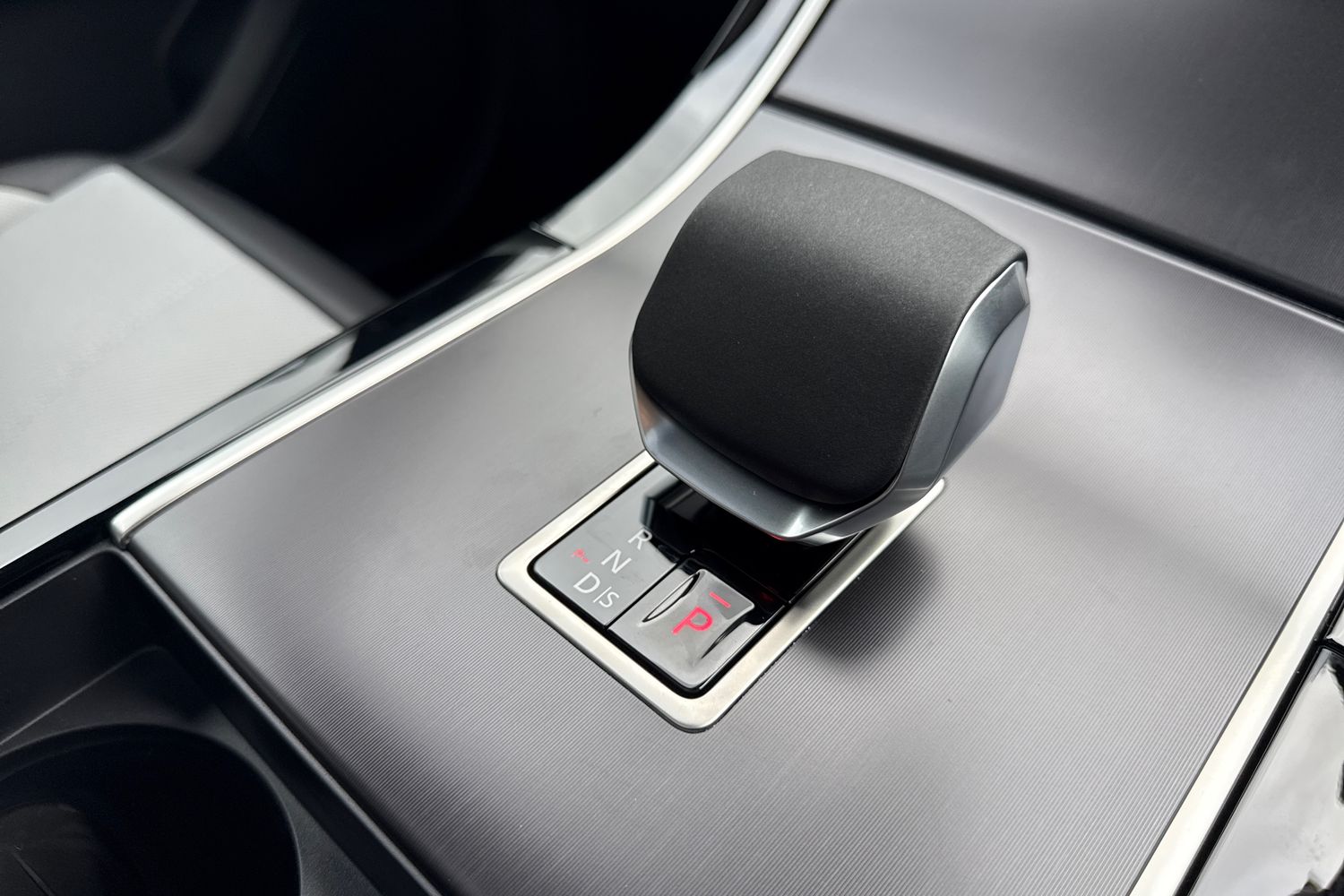 Used Land Rover Range Rover Velar 2025 for sale - 76416705: Photo 16