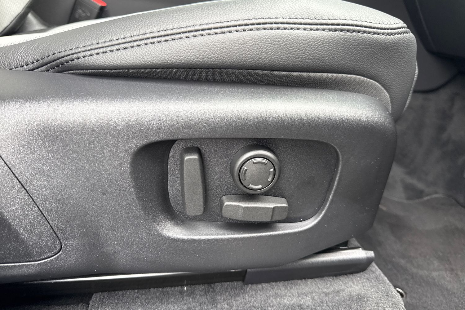 Used Land Rover Range Rover Velar 2025 for sale - 76416705: Photo 30