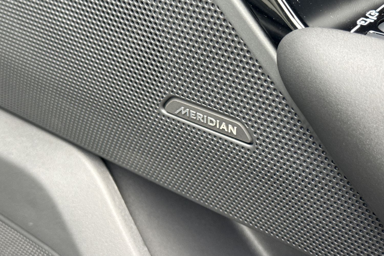 Used Land Rover Range Rover Velar 2025 for sale - 76416705: Photo 32