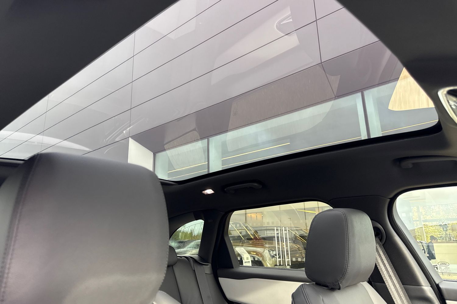 Used Land Rover Range Rover Velar 2025 for sale - 76416705: Photo 34