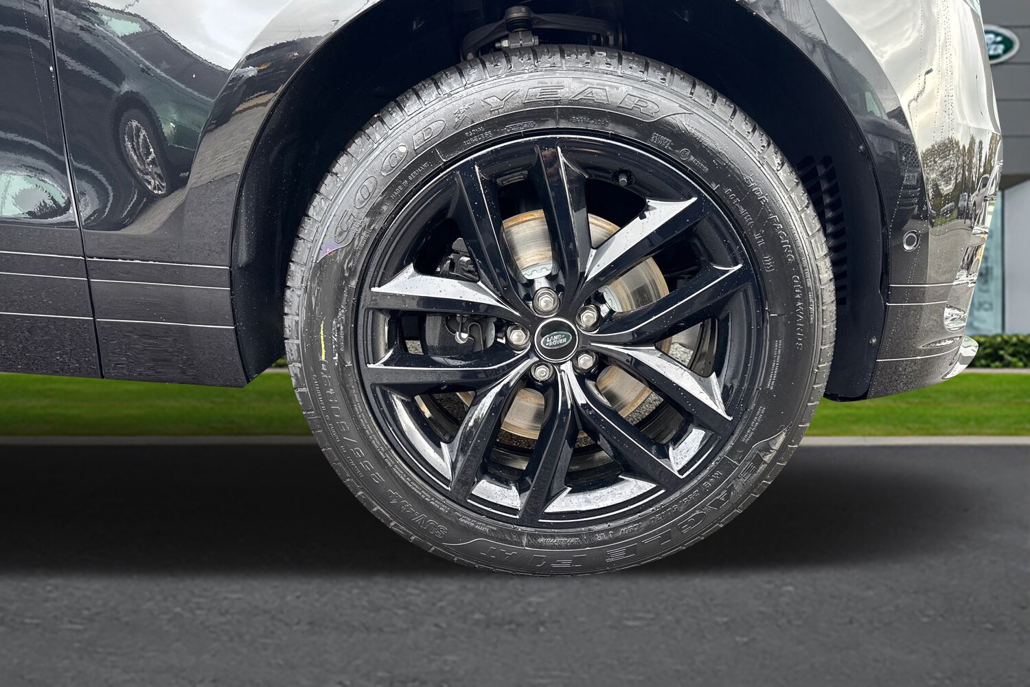 Used Land Rover Range Rover Velar 2025 for sale - 76416705: Photo 8